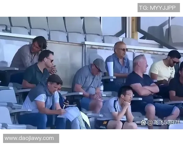 上海网球队在邀请赛中的灵活战术与团队配合展现出色表现